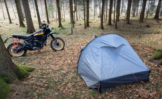 Consejos para acampar en moto: experiencia de camping sobre dos ruedas